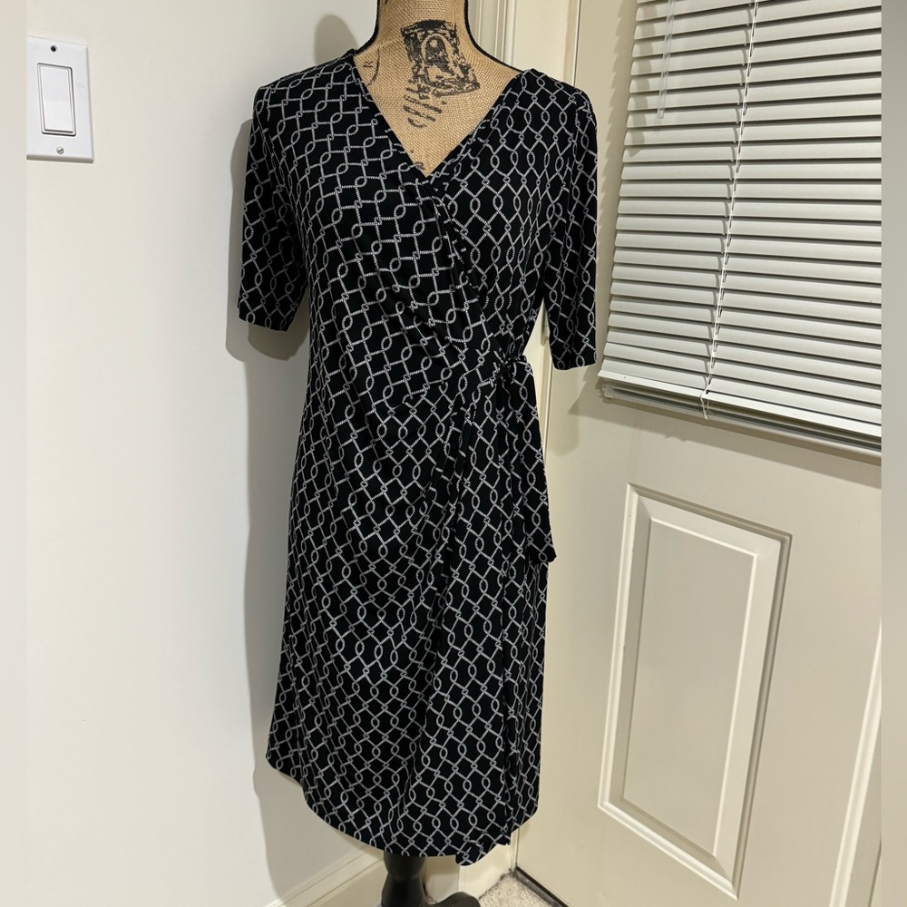 Motherhood Maternity wrap black and white dress size M